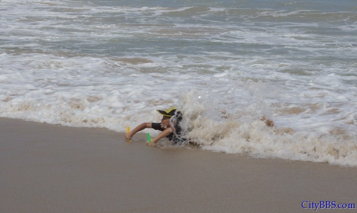 2012泰国清迈-曼谷-华欣-甲米-普吉-华欣-清迈3500公里自驾游之普吉Phuket芭东Patong海滩 ... ... ... ... . ... 2012泰国清迈-曼谷-华欣-甲米-普吉-华欣-清迈3500公里自驾游之普吉Phuket芭东Patong海滩 ... ... ... ... . ...