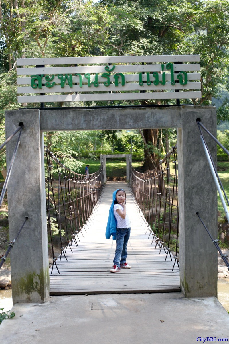泰国北部 Doi Pha Hom Pak National Parks 泰国森林公园里的小溪 Mae Jai Stream 泰国北部 Doi Pha Hom Pak National Parks 泰国森林公园里的小溪 Mae Jai Stream