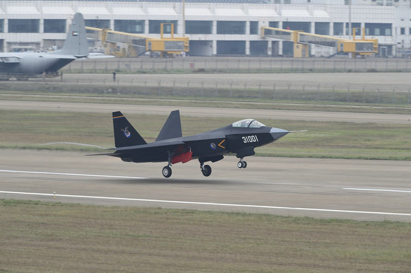 外媒称中国将改装垂直起降歼31战机偷师俄方 外媒称中国将改装垂直起降歼31战机偷师俄方