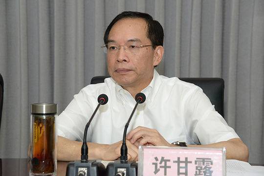 国家移民管理局首任局长许甘露