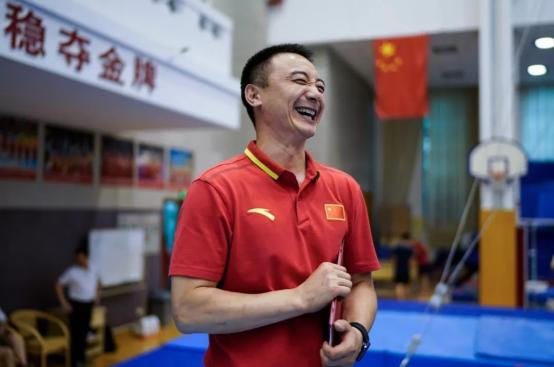 体操天才入籍美国培养数位世界冠军回国执教 体操天才入籍美国培养数位世界冠军回国执教