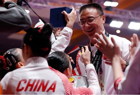 体操天才入籍美国培养数位世界冠军回国执教 体操天才入籍美国培养数位世界冠军回国执教