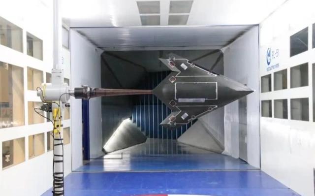 中国第6代战机已现端倪 装备激光武器