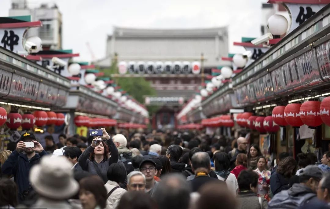 过度旅游：为什么当代人都爱花钱去买罪受？