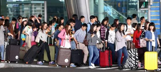 过度旅游：为什么当代人都爱花钱去买罪受？