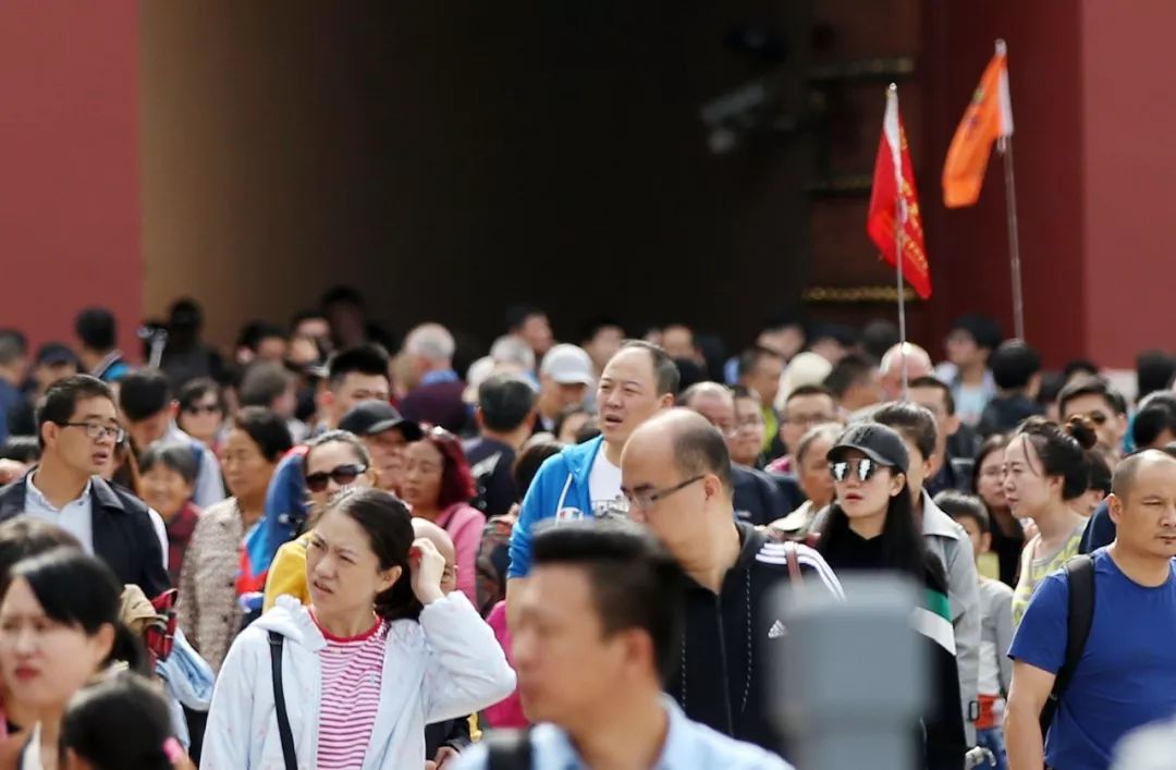 过度旅游：为什么当代人都爱花钱去买罪受？