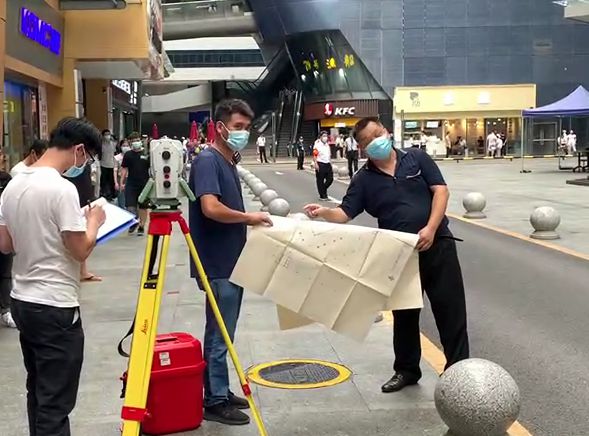 深圳赛格广场楼体出现晃动