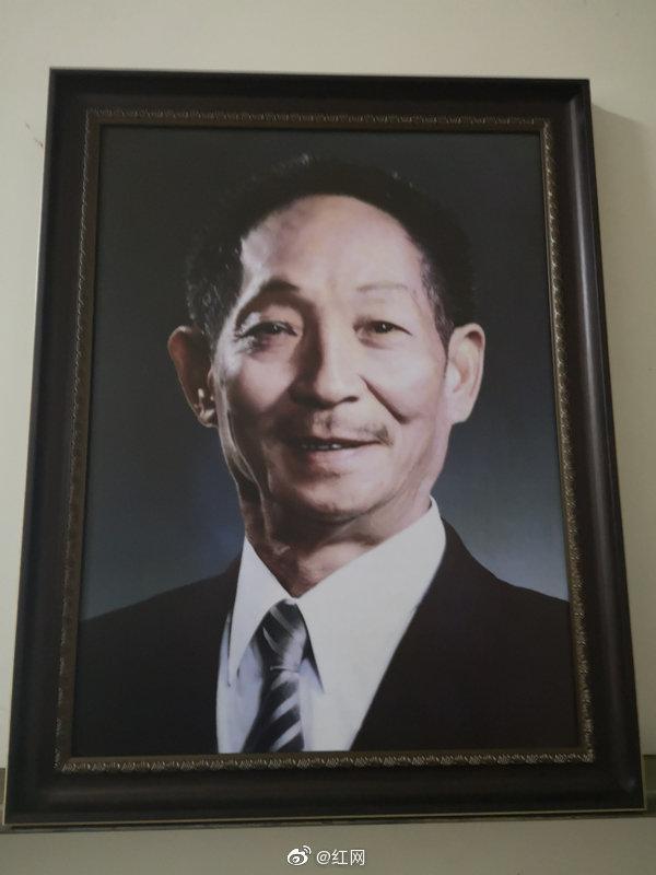 袁隆平遗照