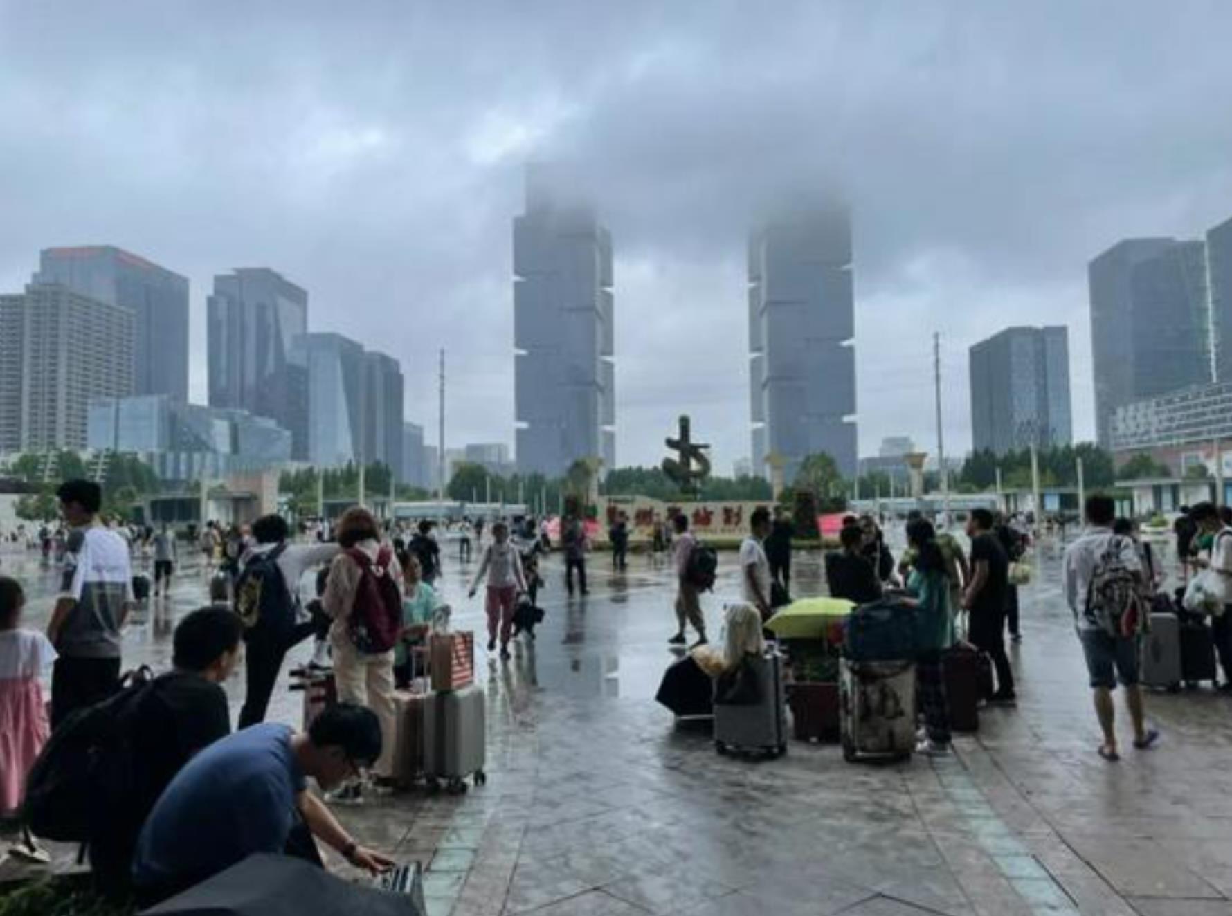 郑州东站的乘客