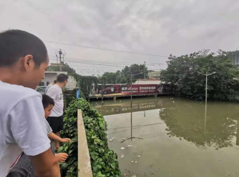 被困郑州暴雨