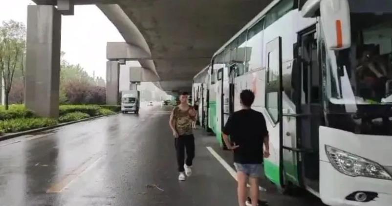 被困郑州暴雨