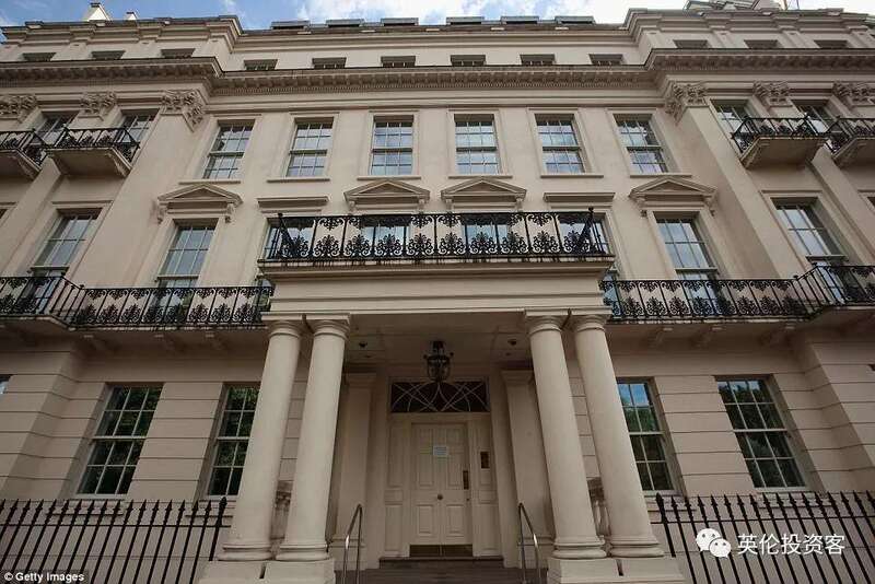 20世纪90年代，知名法国设计师Alberto Pinto为这栋豪宅进行了重新升级改造