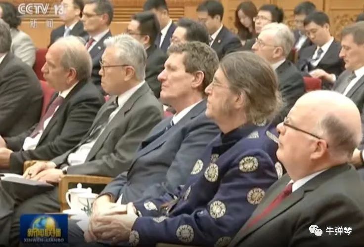 迪布维格现在是美国圣路易华盛顿大学教授