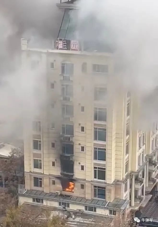 王愚大使没有任何犹豫。也不仅仅是他，三名外交官、三名武警战士，都毫不犹豫当场献血 ...