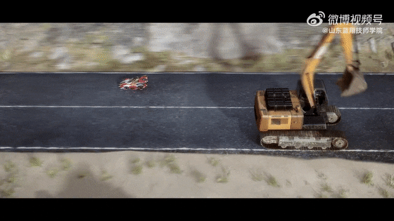 蓝翔和QQ飞车手游搞了一部火遍全网的联动广告，可能以一种幽默的方式道出了中国速度的部分真相 ...