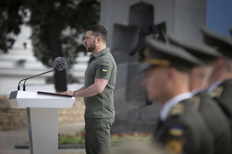 乌克兰总统泽连斯基出席乌克兰建国日庆祝活动