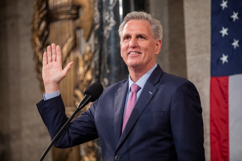 麦卡锡对泽连斯基有敌意？卡军援 不给国会演说