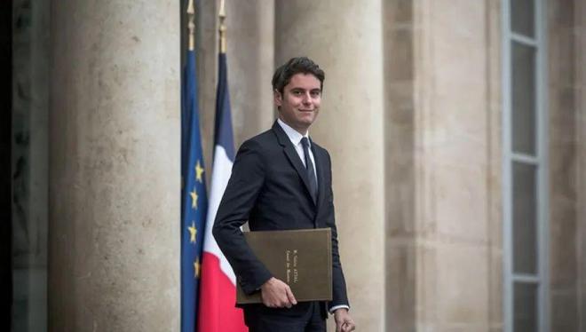 法国总理阿塔尔