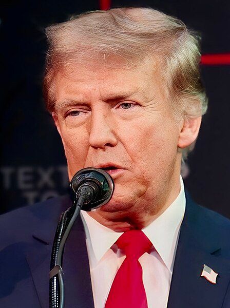 彭博商业周刊专访了特朗普