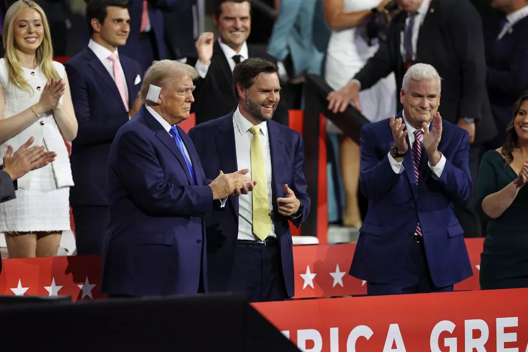 本周的共和党全国代表大会将焦点从民主党的内斗上转移开