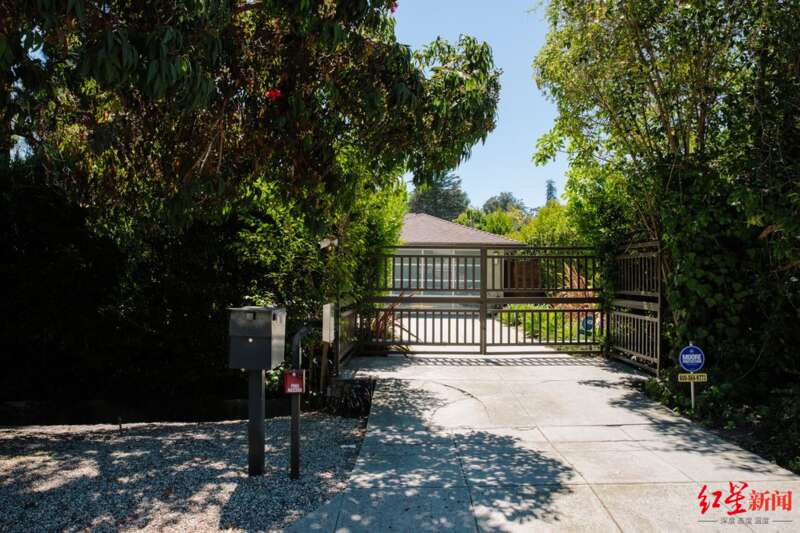 哈里斯夫妇在洛杉矶的家