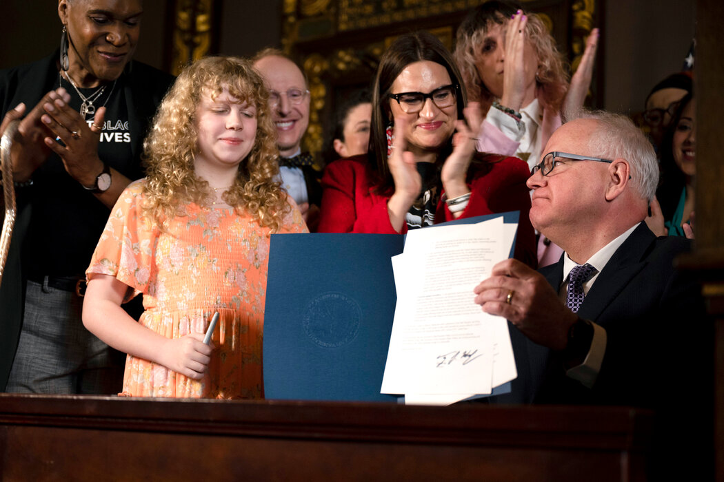 为保护明尼苏达州LGBTQ社区获得性别认定医疗服务的权利，沃尔兹2023年签署了一项行政命令 ...